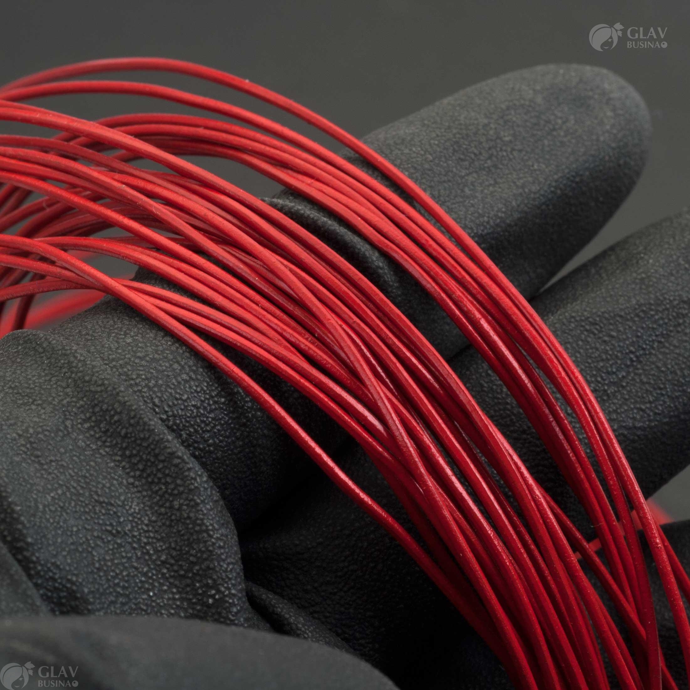 Круглый красный глянцевый шнур из натуральной кожи 1мм для кулонов и браслетов, продается метражом - качественный и доступный.