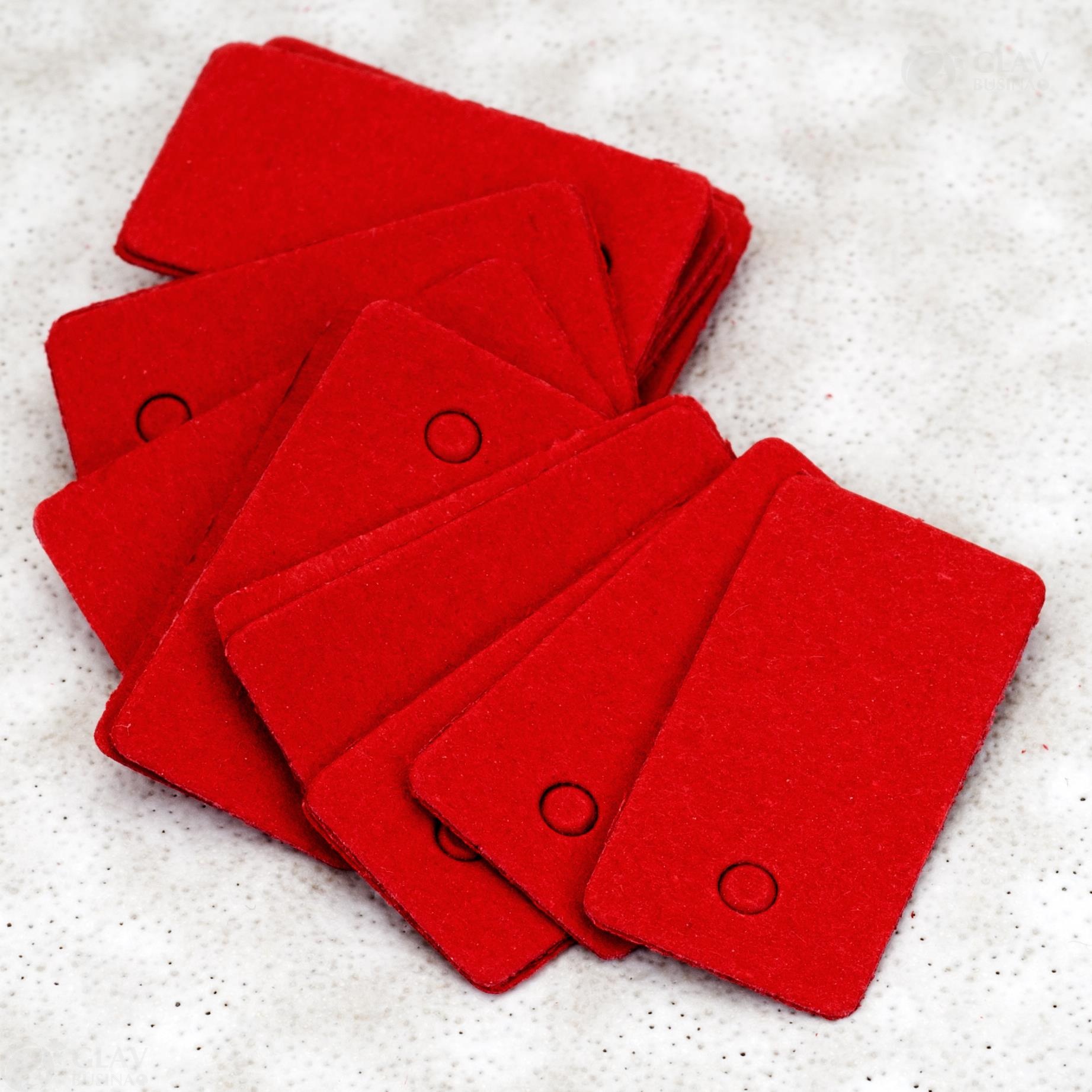 Красные картонные ценники для украшений, размер 30x15 мм, на белом фоне.