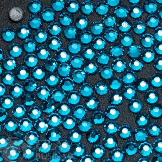 Термостразы хрустальные голубые ss12 (3.1мм) - идеальное украшение для вашего проекта. Высокое качество и яркий цвет создадут неповторимый образ. Цена за 1 гросс.