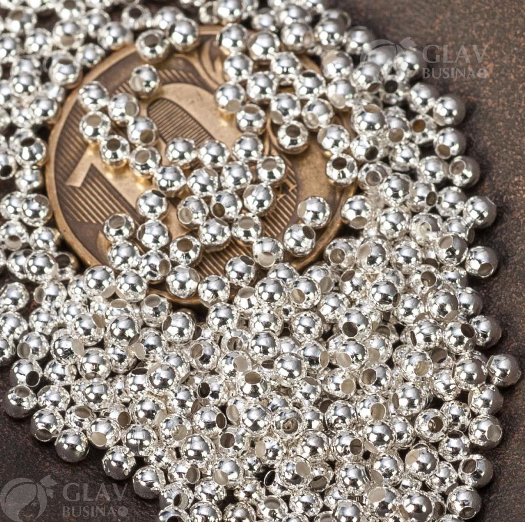 Бусины-шарики полые из латуни диаметром 2.4мм, с отверстием диаметром 0.8мм, доступны в серебряном цвете. Идеальное дополнение для вашего украшения.