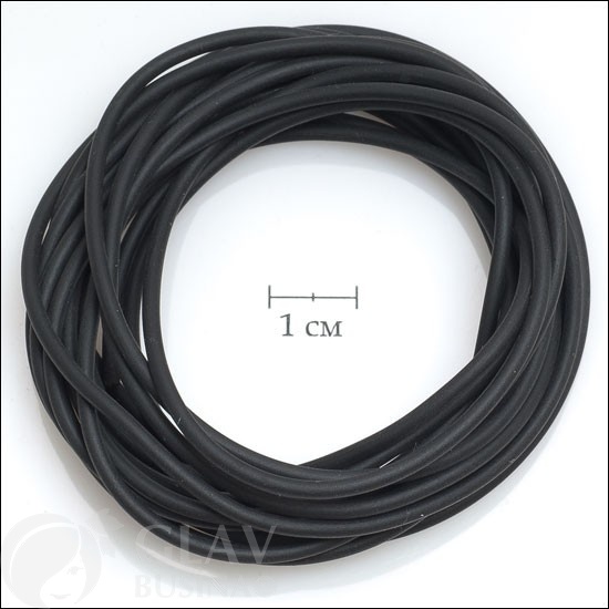 Черный матовый эластичный каучуковый шнур диаметром 2 мм для изготовления колье и браслетов, срок службы до 2 лет, избегать света для сохранности.