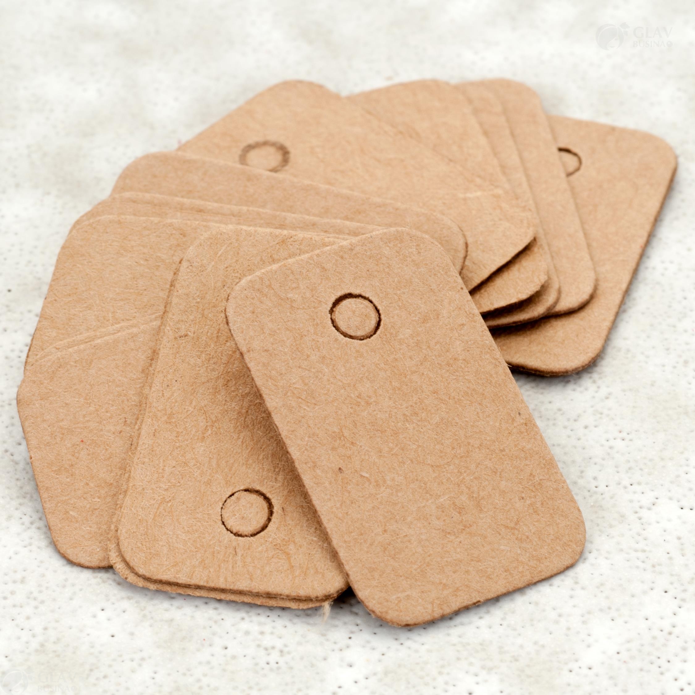 Ценники для украшений из картонной светло-коричневой бумаги, размер 32х20 мм, пустые, предназначены для ручного написания цены и информации.
